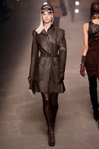 Look 32